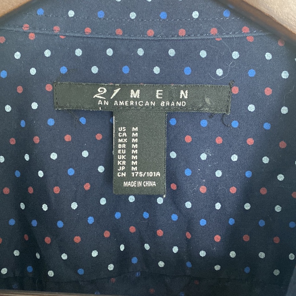 21 Men button-up - Picture 2 of 7